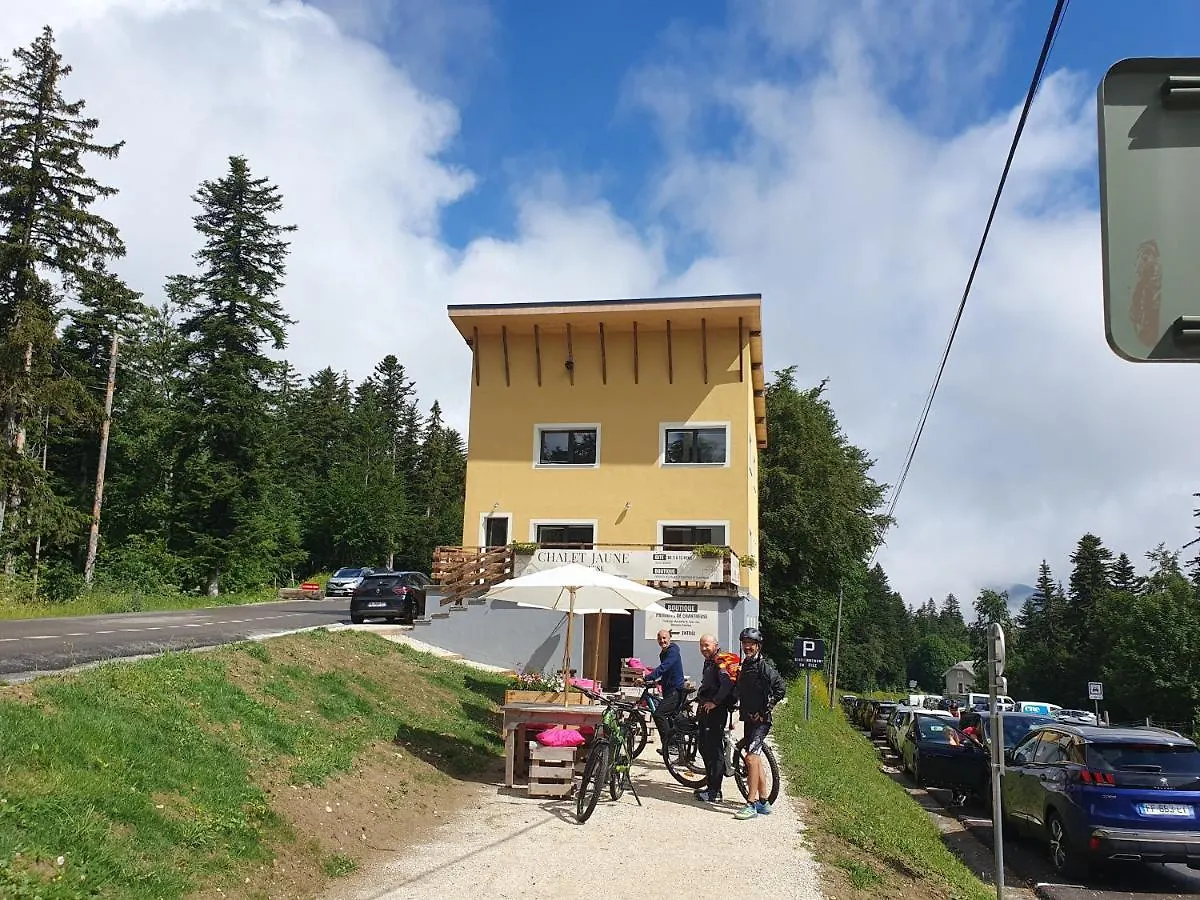 Chalet Jaune Le Grand Som Sarcenas